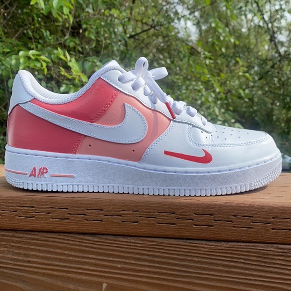 SIZE 9.5 men’s / 11 women’s NIKE AIR FORCE 1’s - Picture 8 of 9
